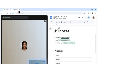 Un usuario crea una vista dividida arrastrando una pestaña a otra. Esto le permite tomar notas fácilmente durante una llamada de Google Meet.